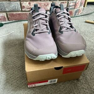 Altra Women's Athletic Shoes - Lone Peak 8 Purple